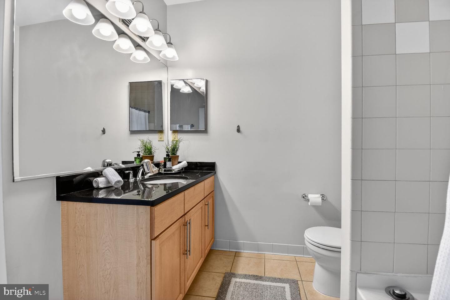 1201 E West Hwy # 410 photo 15