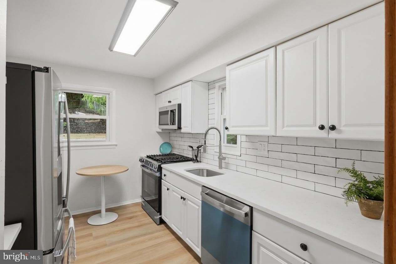 403 Carl Street photo 14