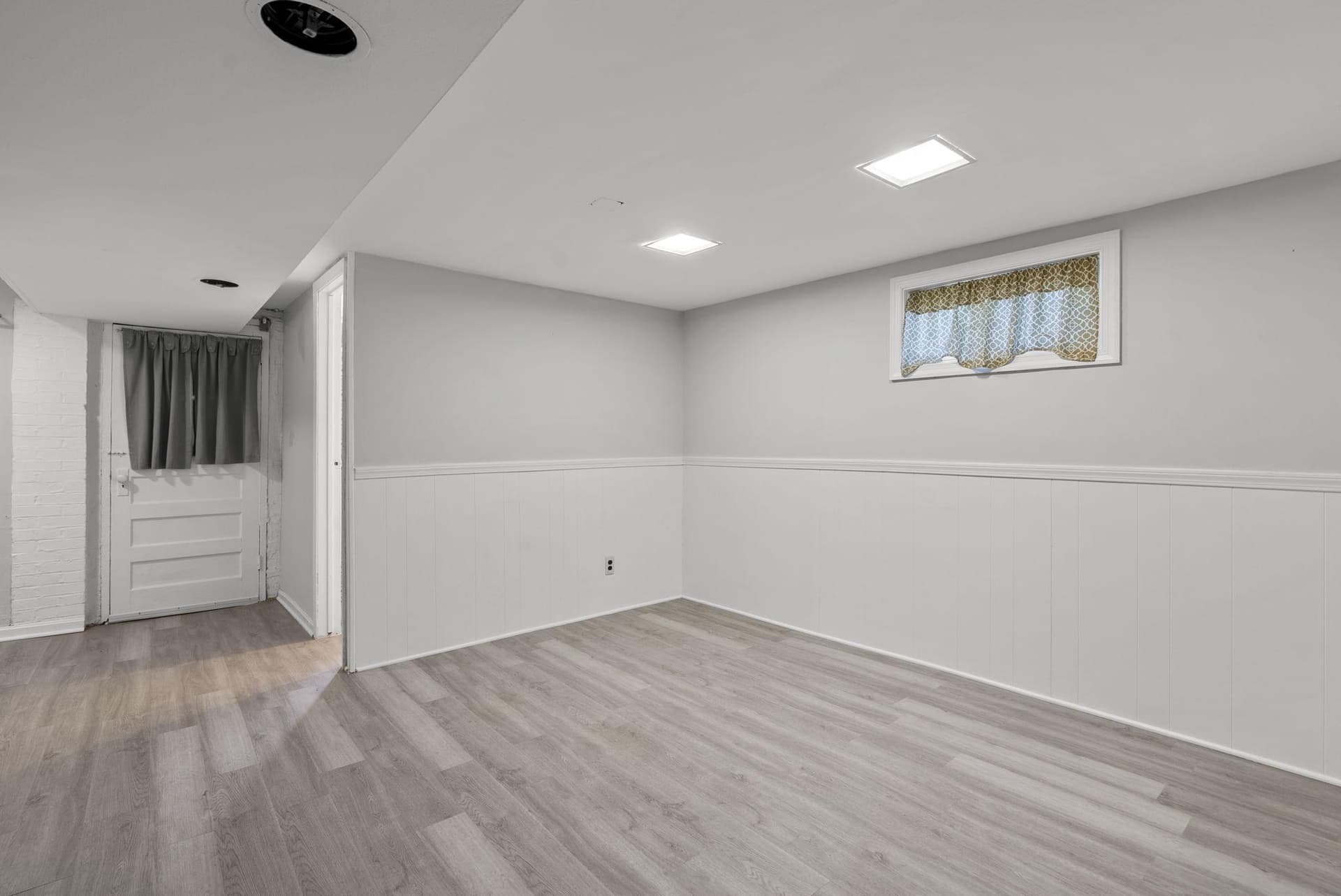 9911 Renfrew Road photo 36