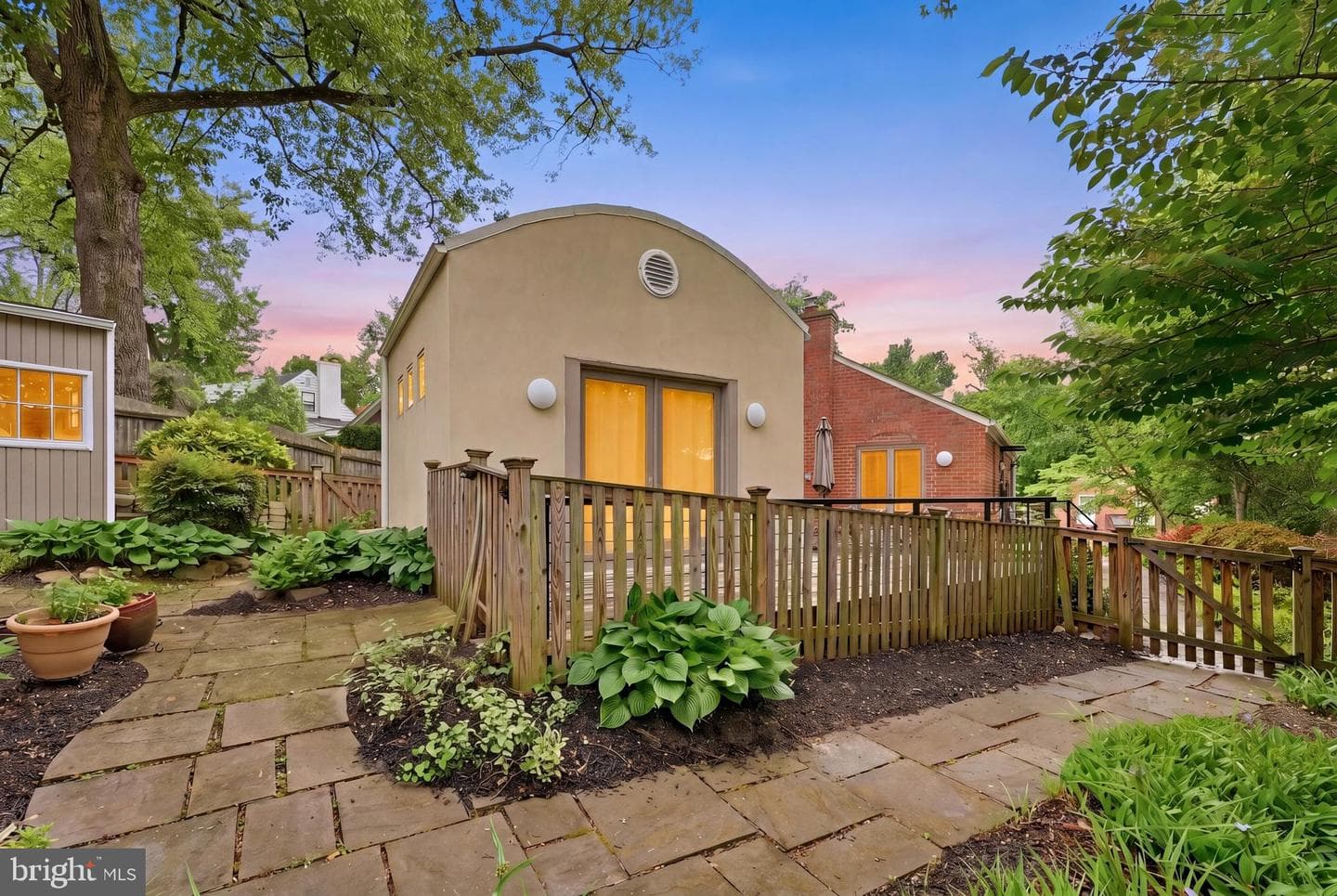 9109 Bradford Road photo 2
