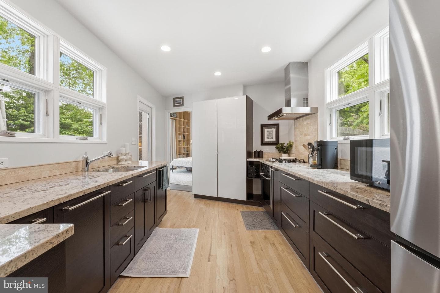 9109 Bradford Road photo 24