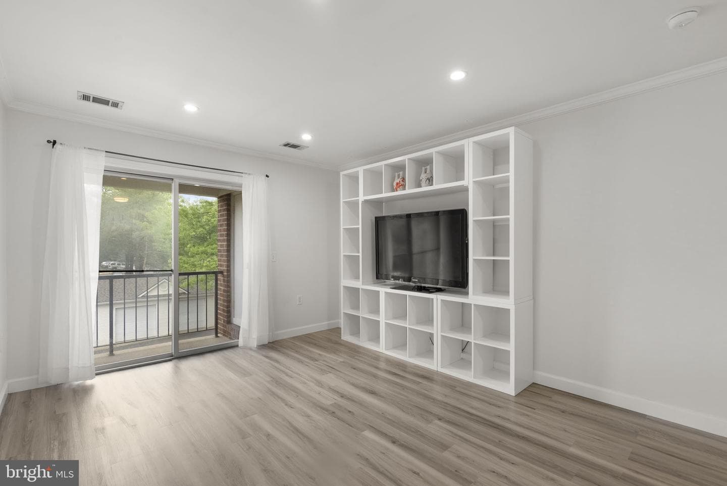 18328 Streamside Drive #304 photo 9
