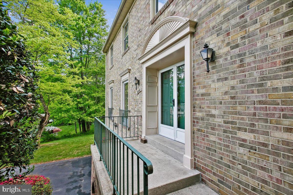 9208 Fall River Lane photo 42