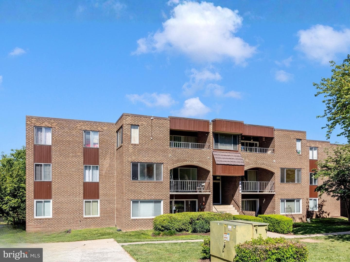 460 Girard Street #204