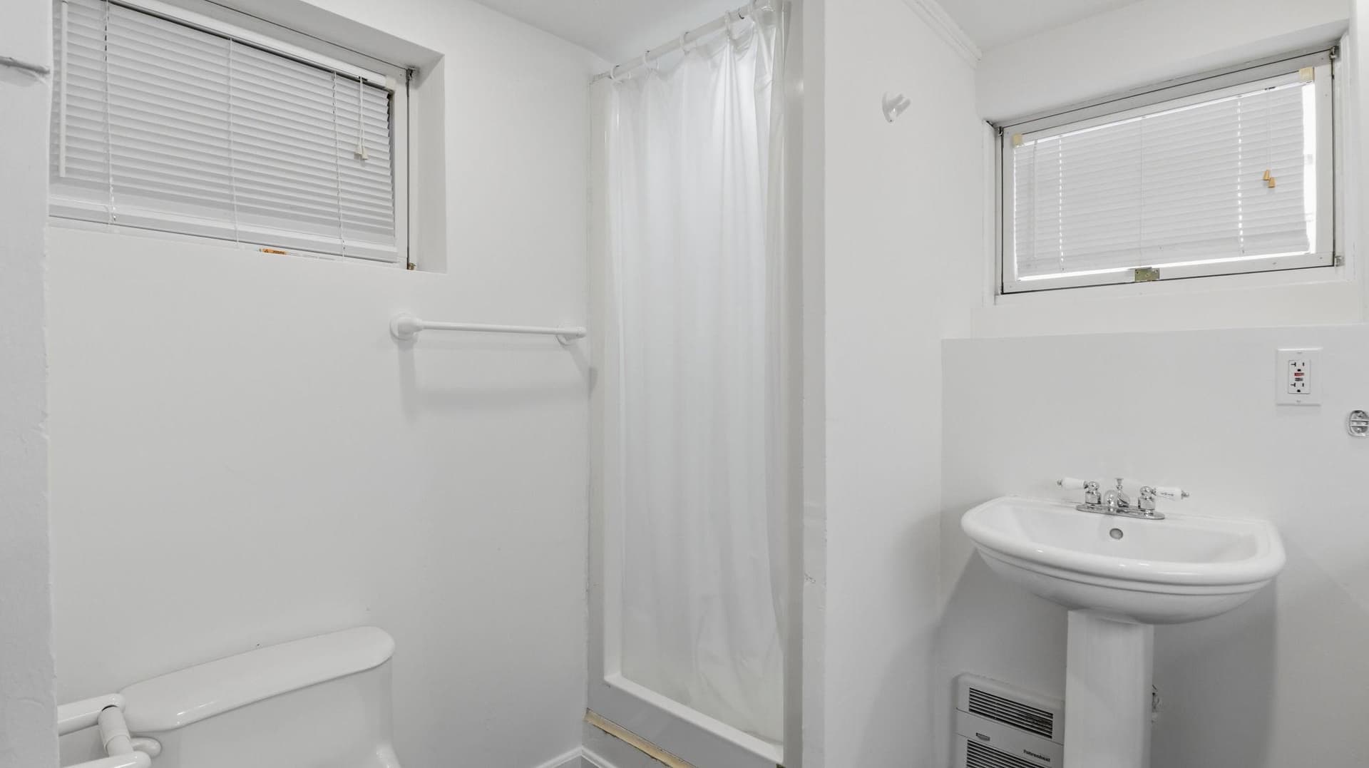 11708 Galt Avenue photo 24