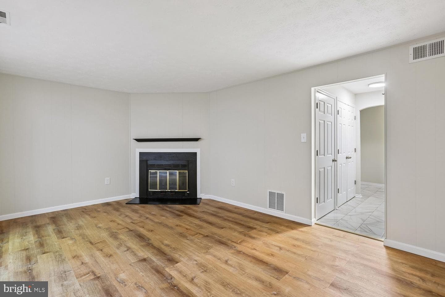 10804 Douglas Avenue photo 34