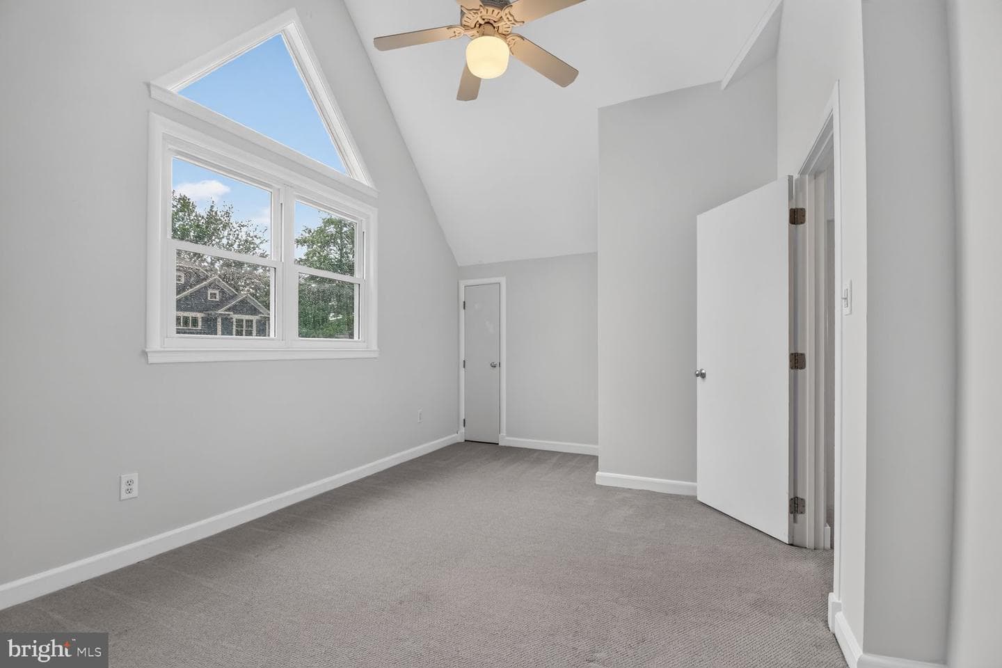 9305 Linden Avenue photo 29