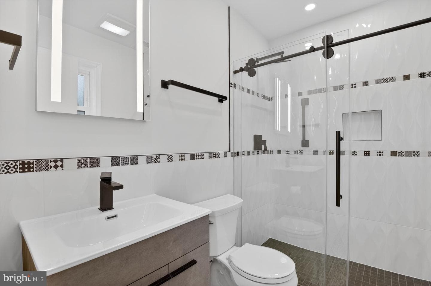 13601 Valley Drive photo 17