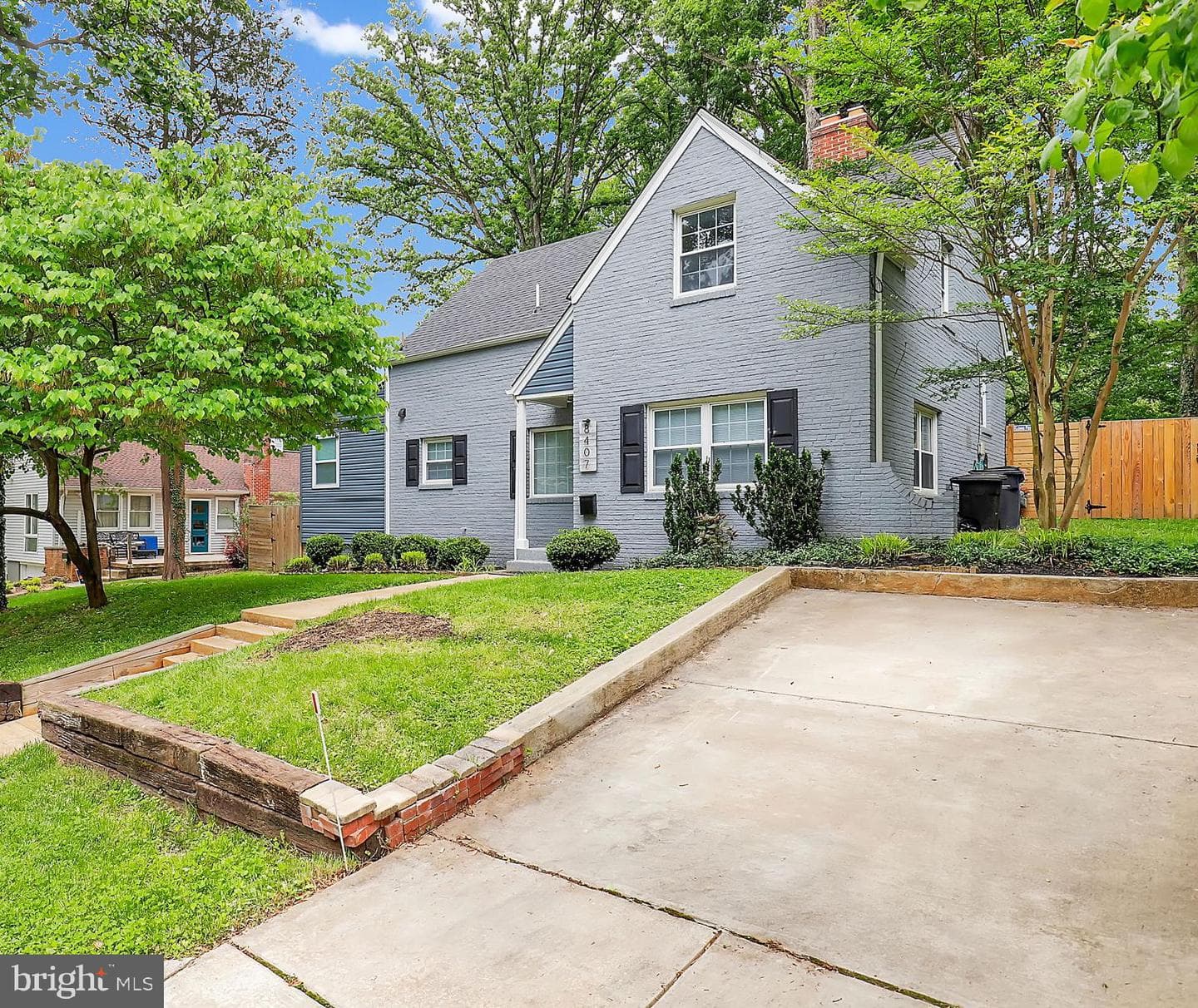 8407 Hartford Avenue photo 3
