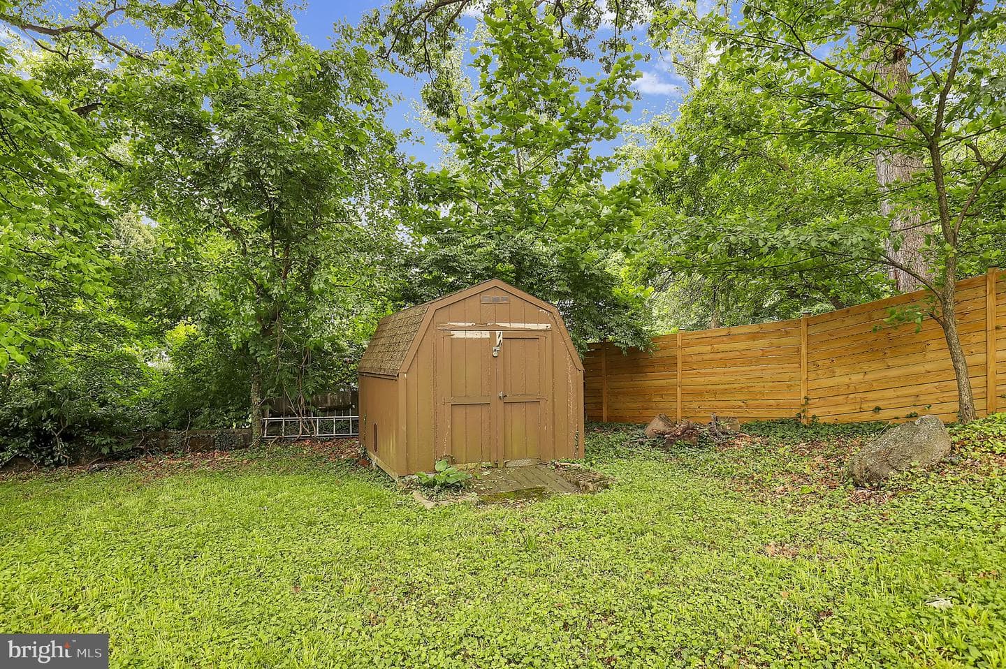 8407 Hartford Avenue photo 48