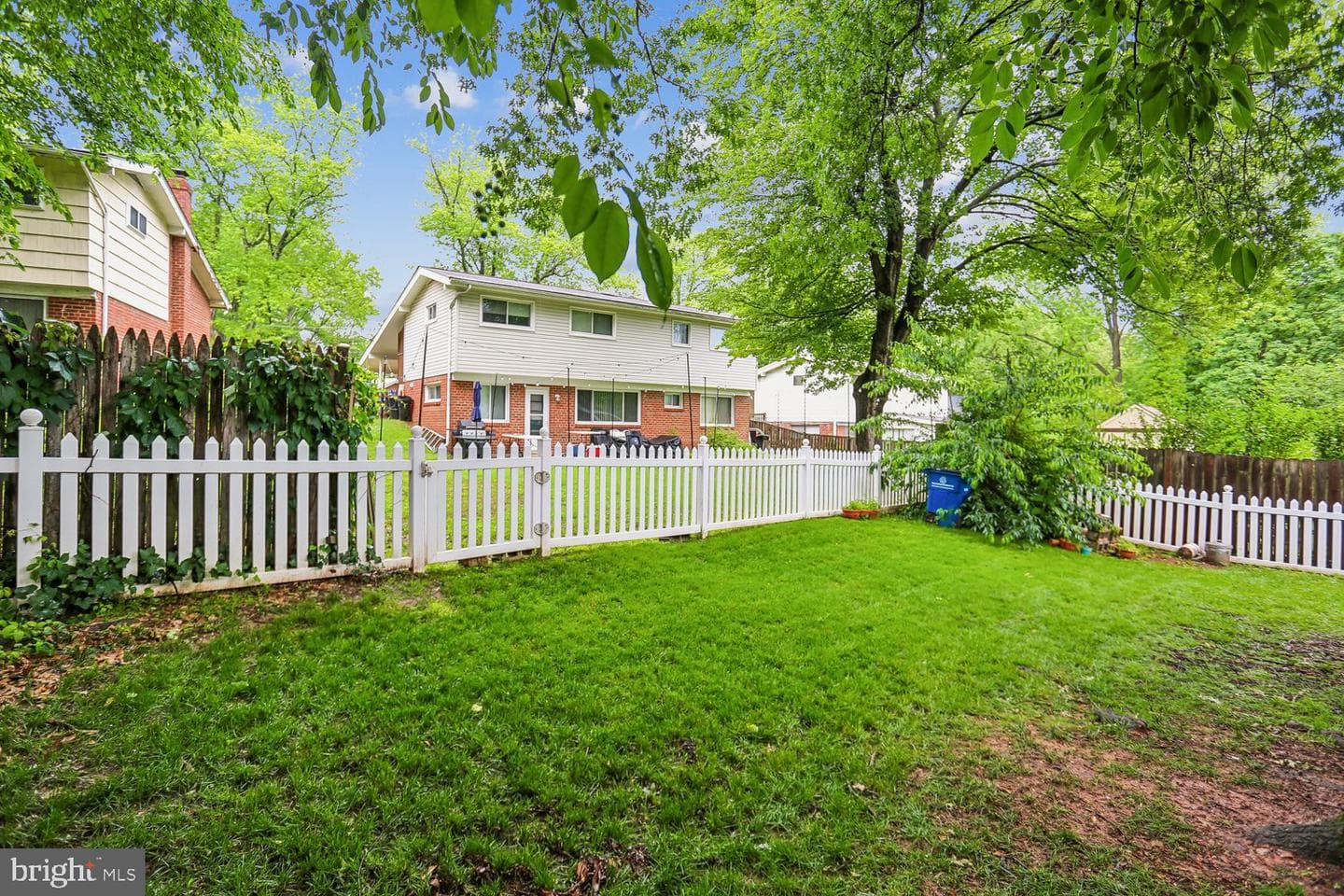 907 Hoyt Street photo 64