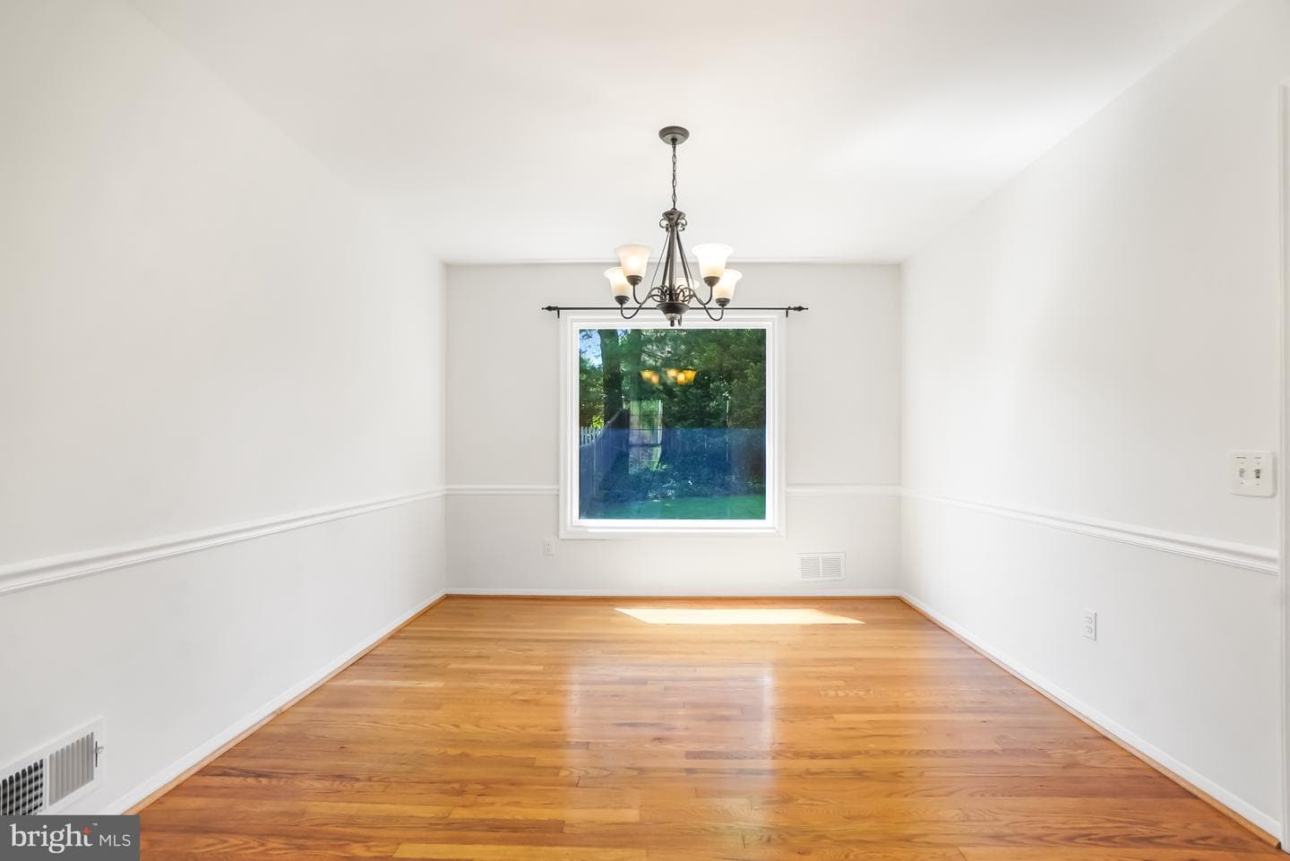 9120 Paddock Ln photo 11