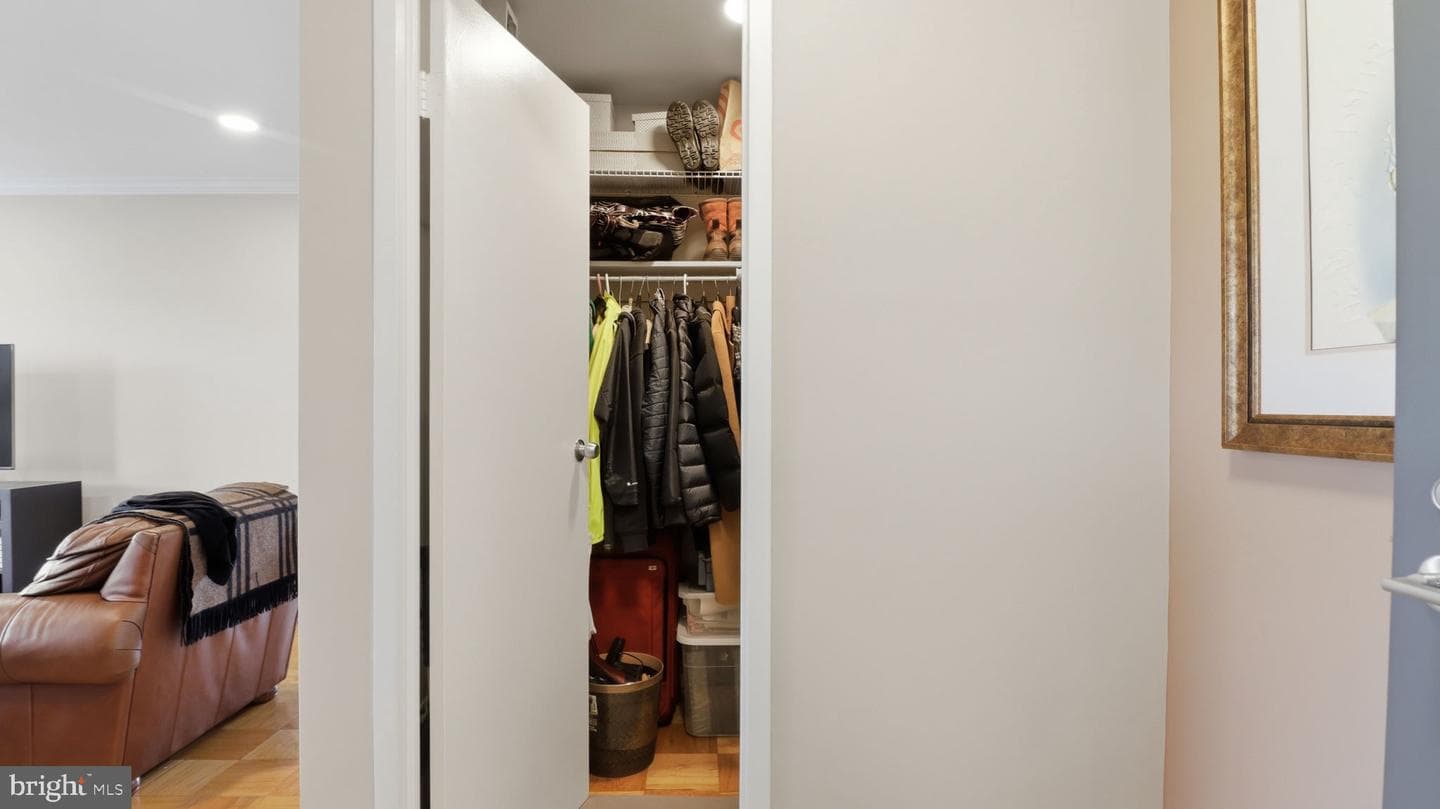 10201 Grosvenor Place #1009 photo 35