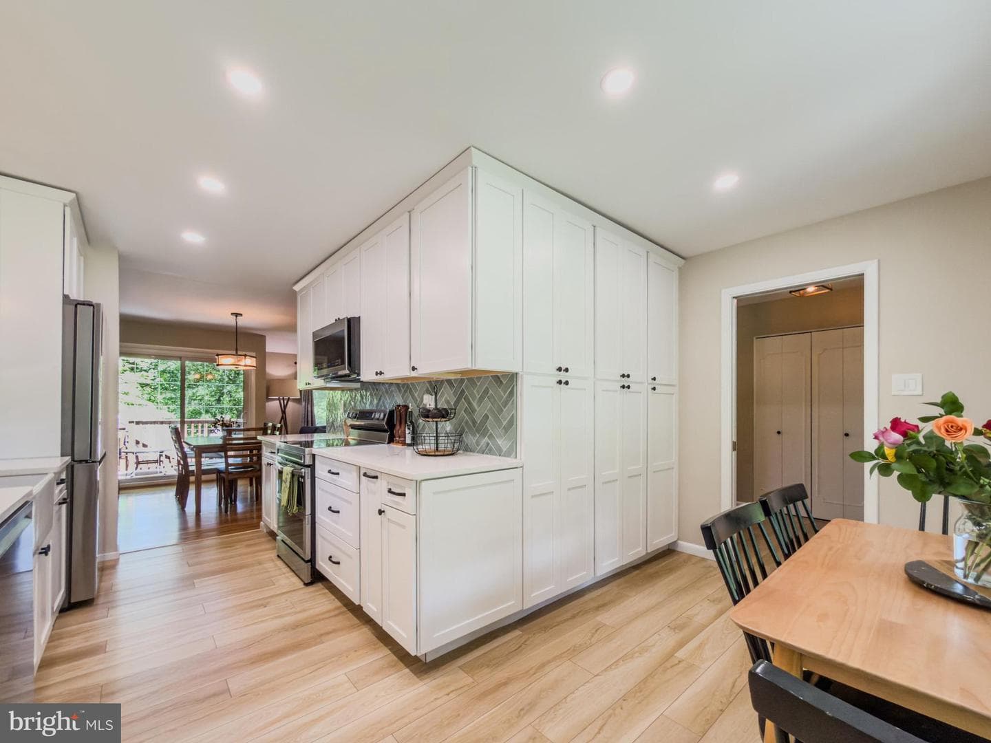 1514 Ainsley Road photo 8