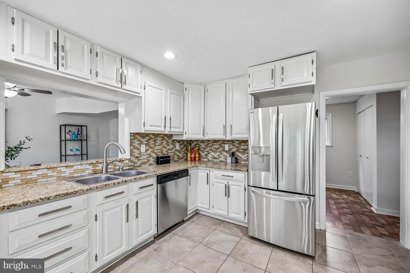 300 Gilsan Ct photo 3