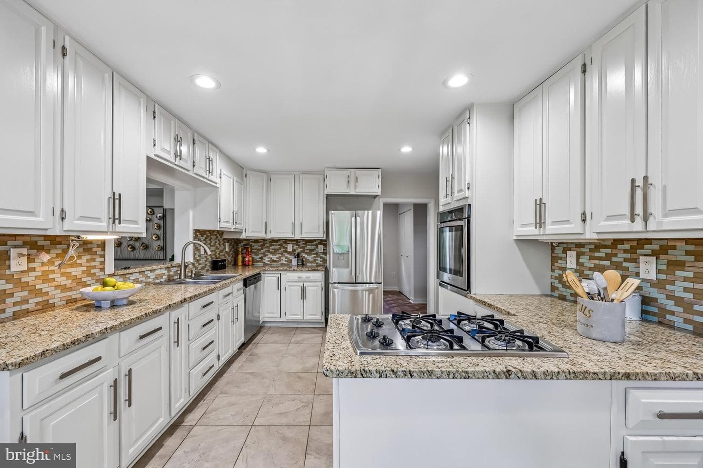 300 Gilsan Ct photo 46