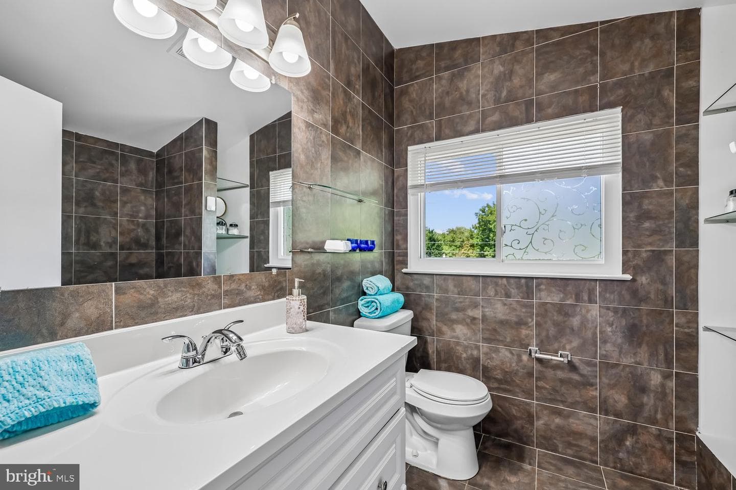 300 Gilsan Ct photo 81