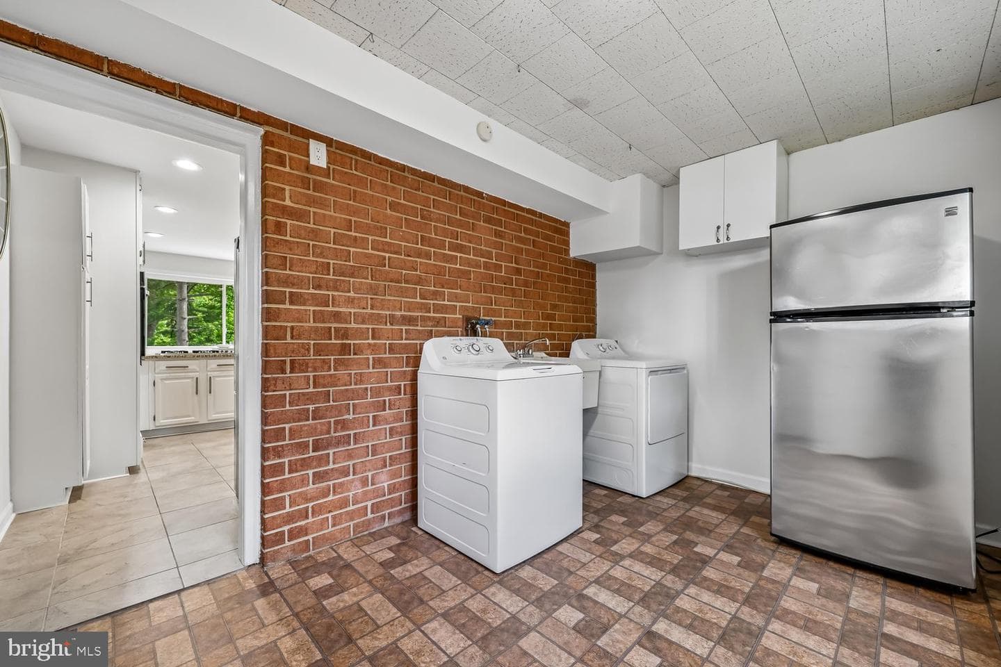 300 Gilsan Ct photo 88