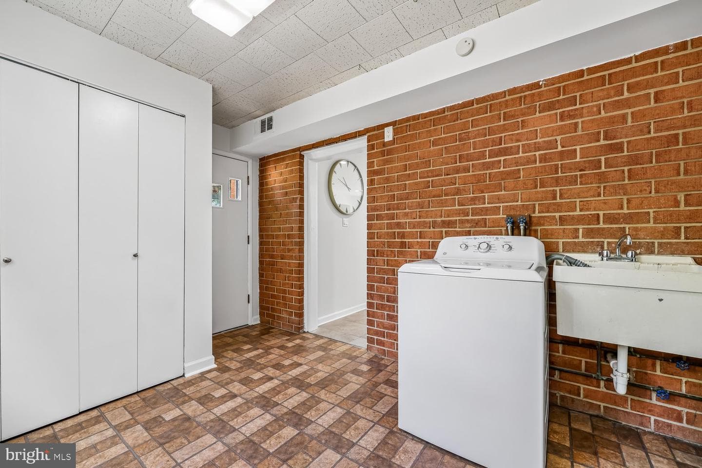 300 Gilsan Ct photo 89