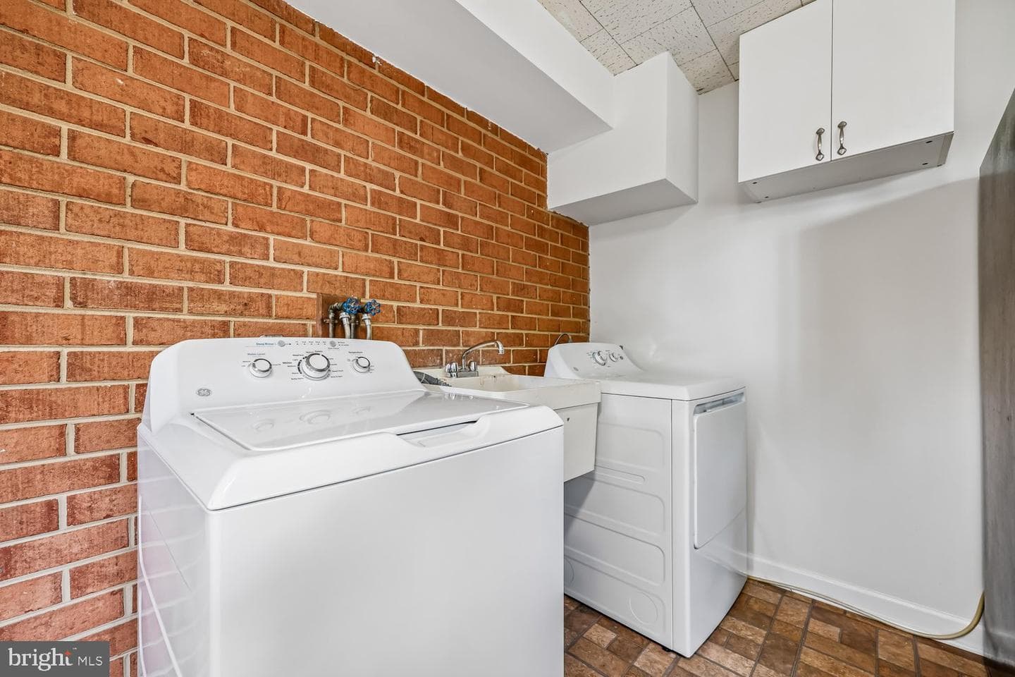 300 Gilsan Ct photo 90