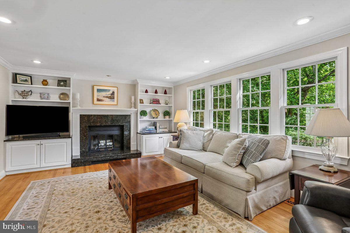 14404 Kings Grant Street photo 14