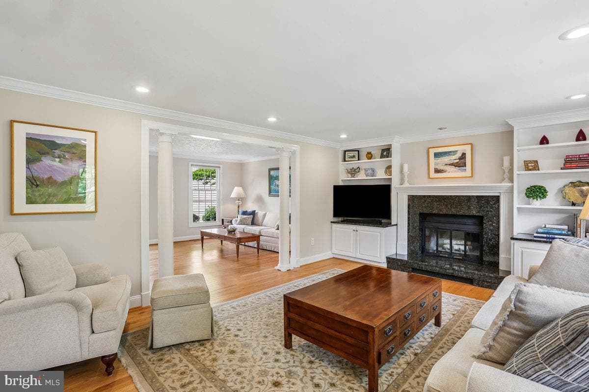 14404 Kings Grant Street photo 15