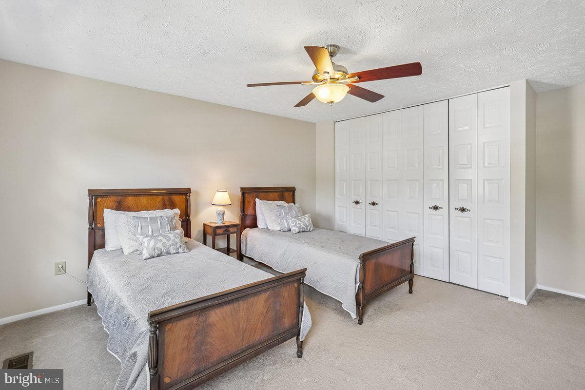 14404 Kings Grant Street photo 31