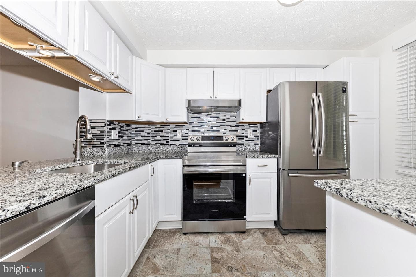 19453 Breezedale Ln photo 6