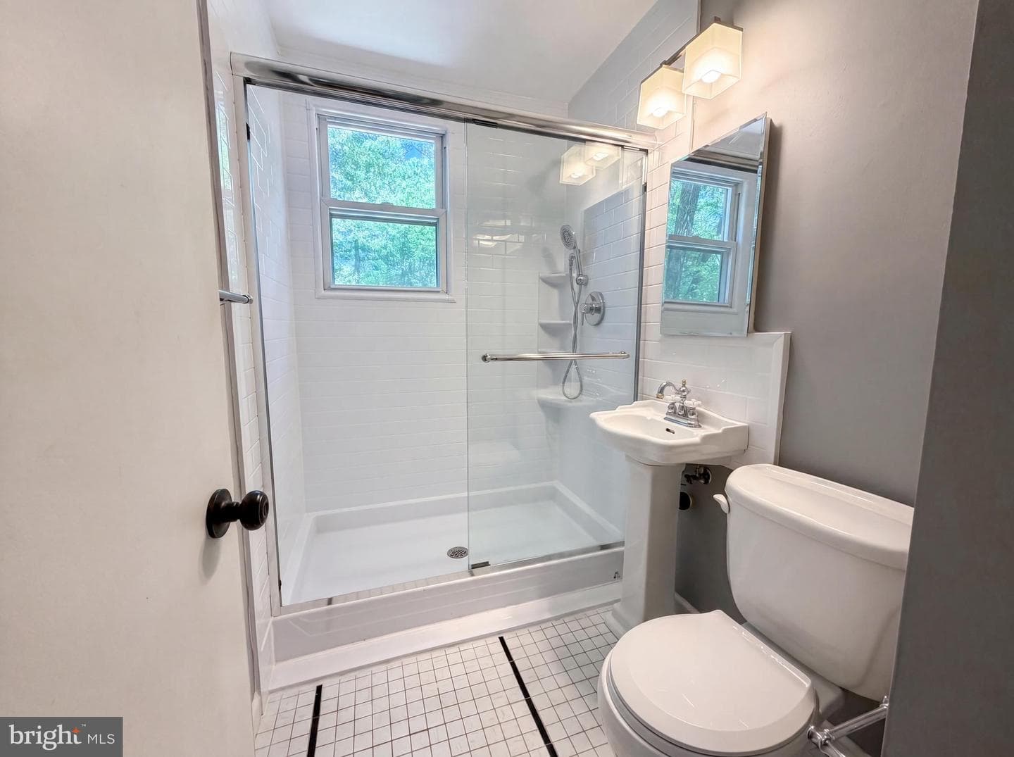 4027 Lawrence Avenue photo 14