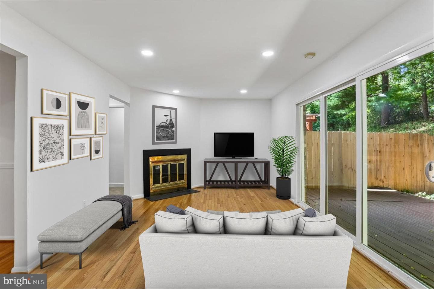 12234 Greenleaf Avenue photo 10