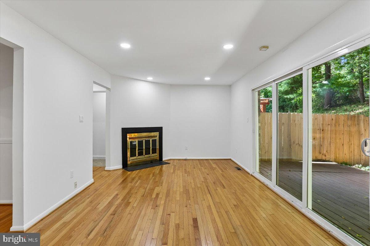 12234 Greenleaf Avenue photo 11