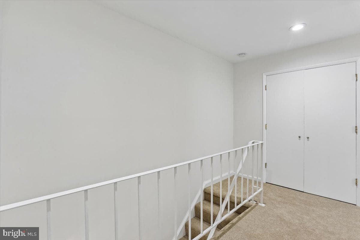 12234 Greenleaf Avenue photo 18