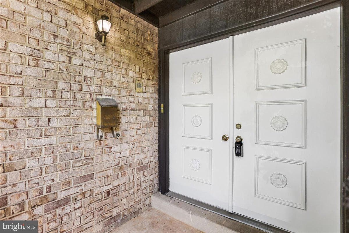 12234 Greenleaf Avenue photo 49