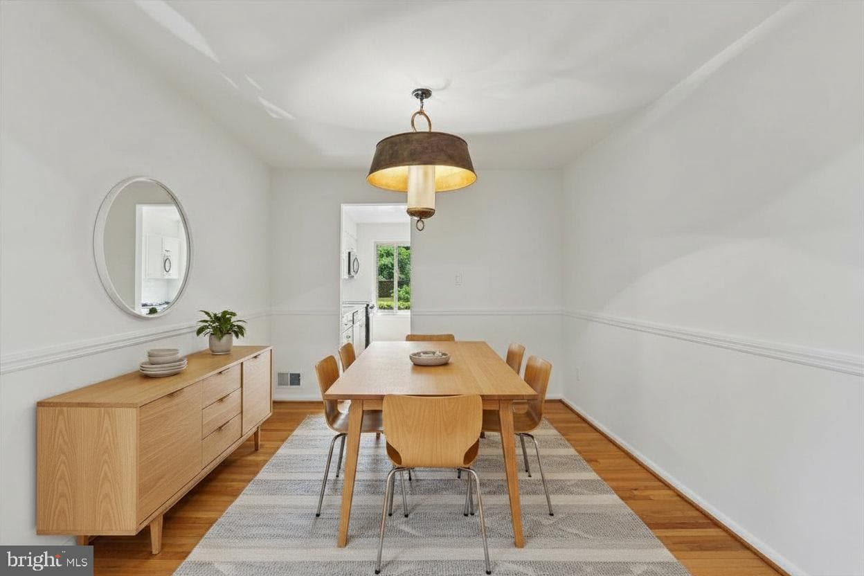 12234 Greenleaf Avenue photo 6