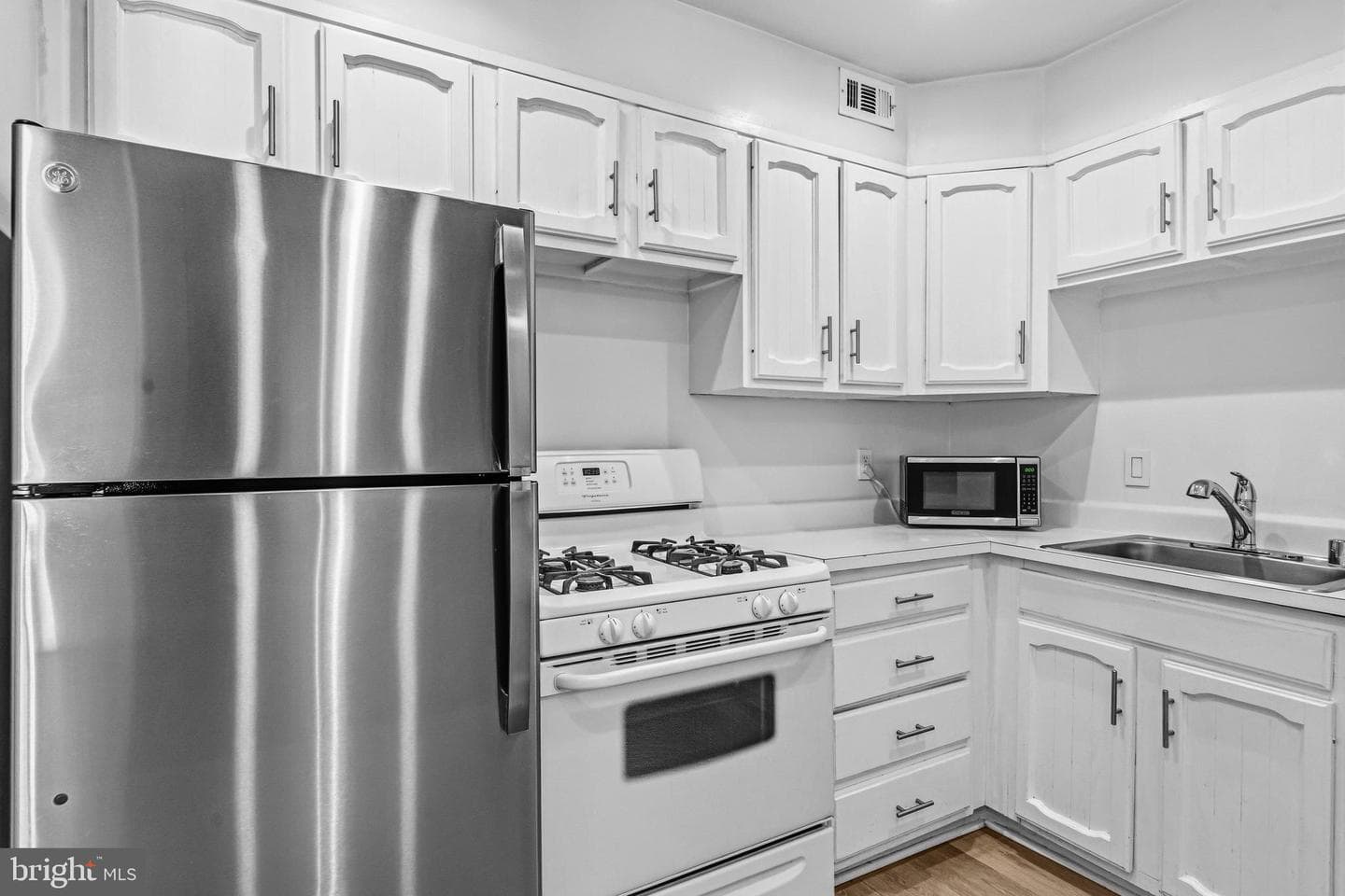 7400 Lakeview Drive #n404 photo 4