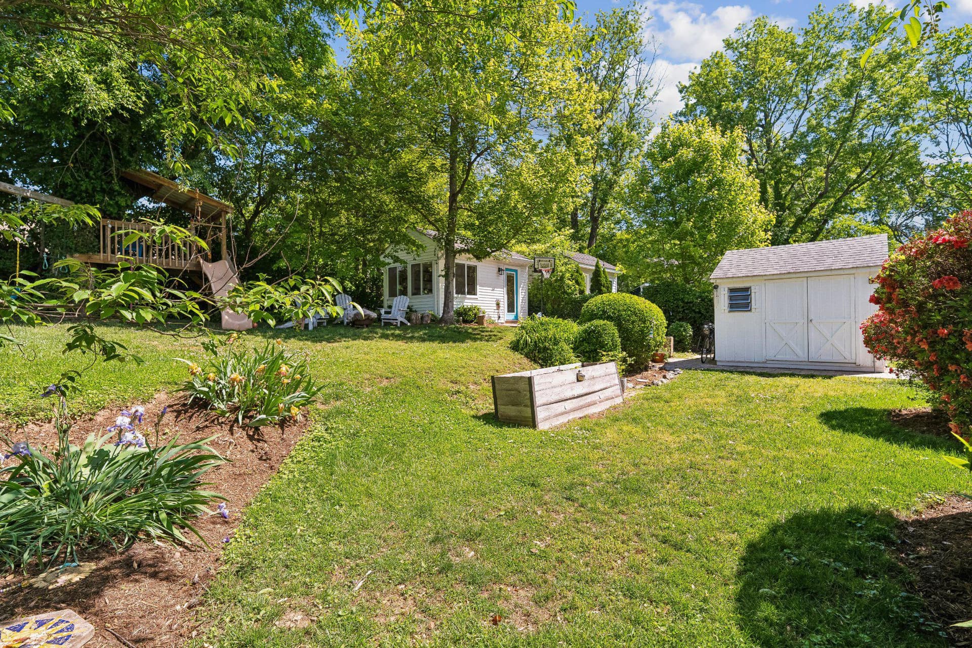 905 Robin Road photo 36