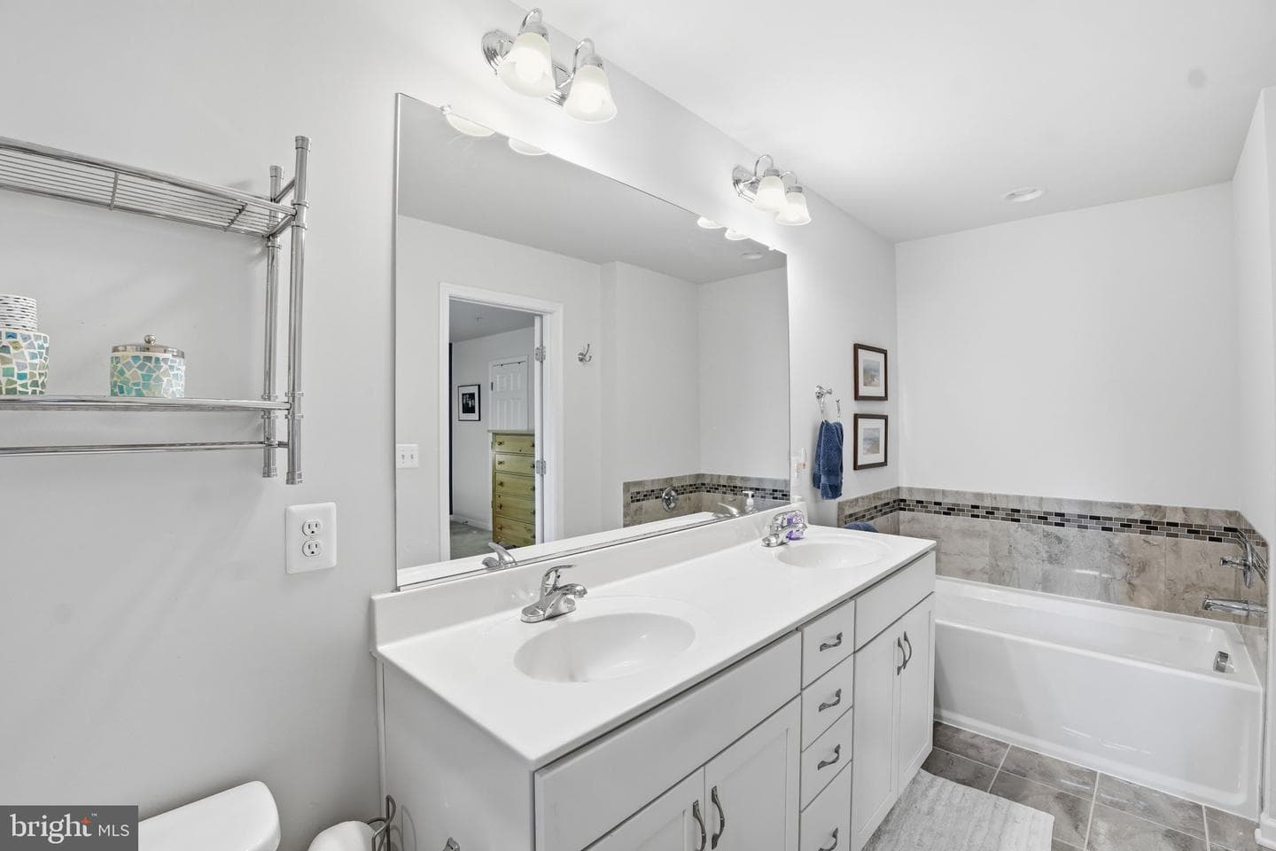 16114 Coolidge Avenue photo 23