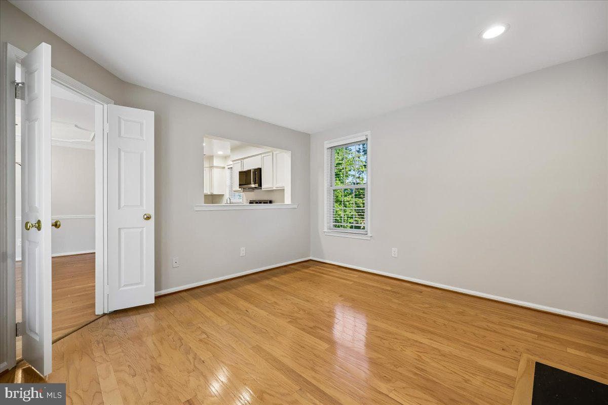 5717 Brewer House Circle #202 photo 16
