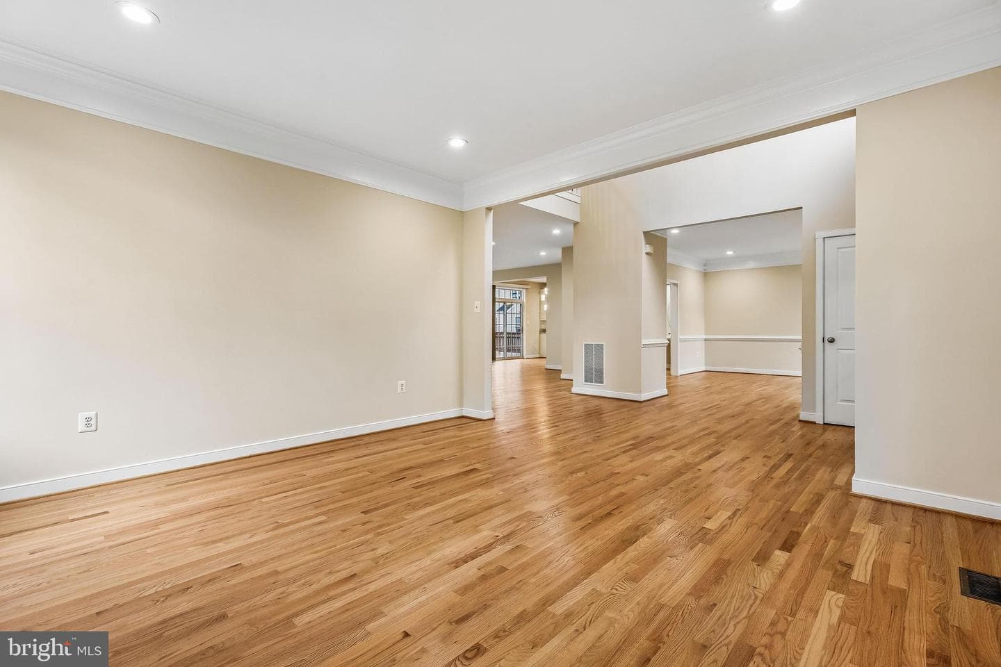 14226 Floral Park Drive photo 17