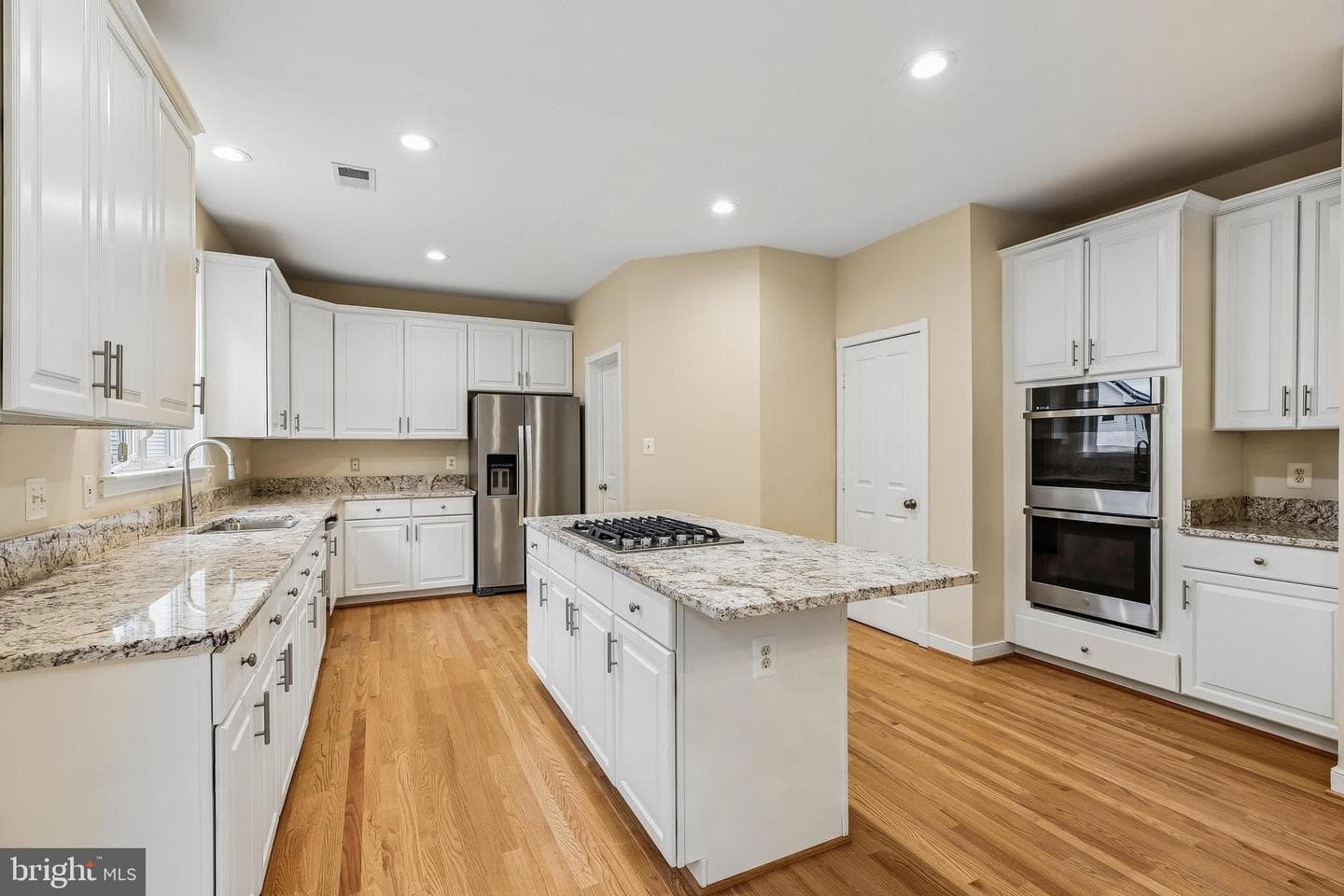 14226 Floral Park Drive photo 27