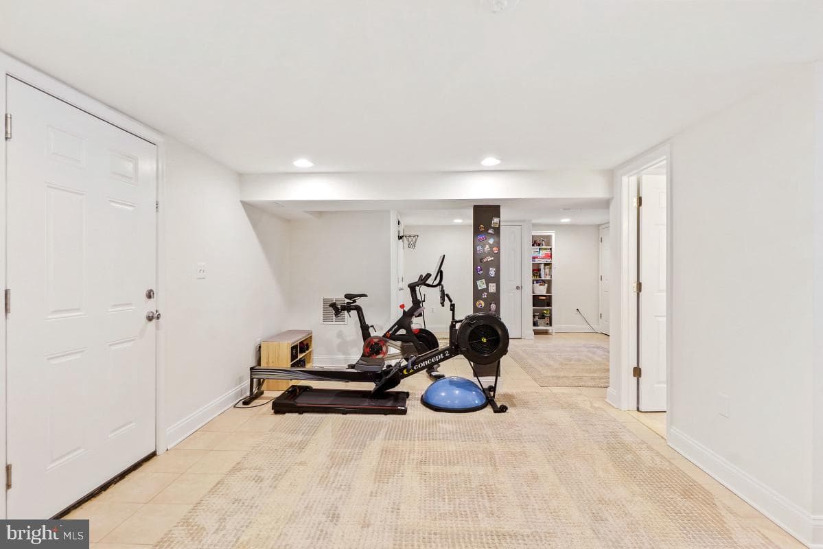 509 Philadelphia Avenue photo 24