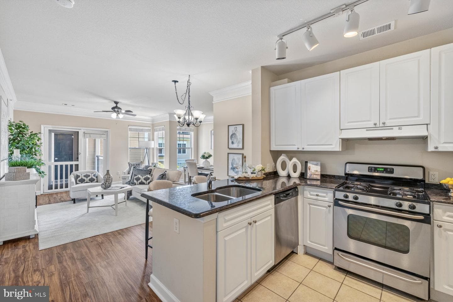 501 Hungerford Dr # 430 photo 5