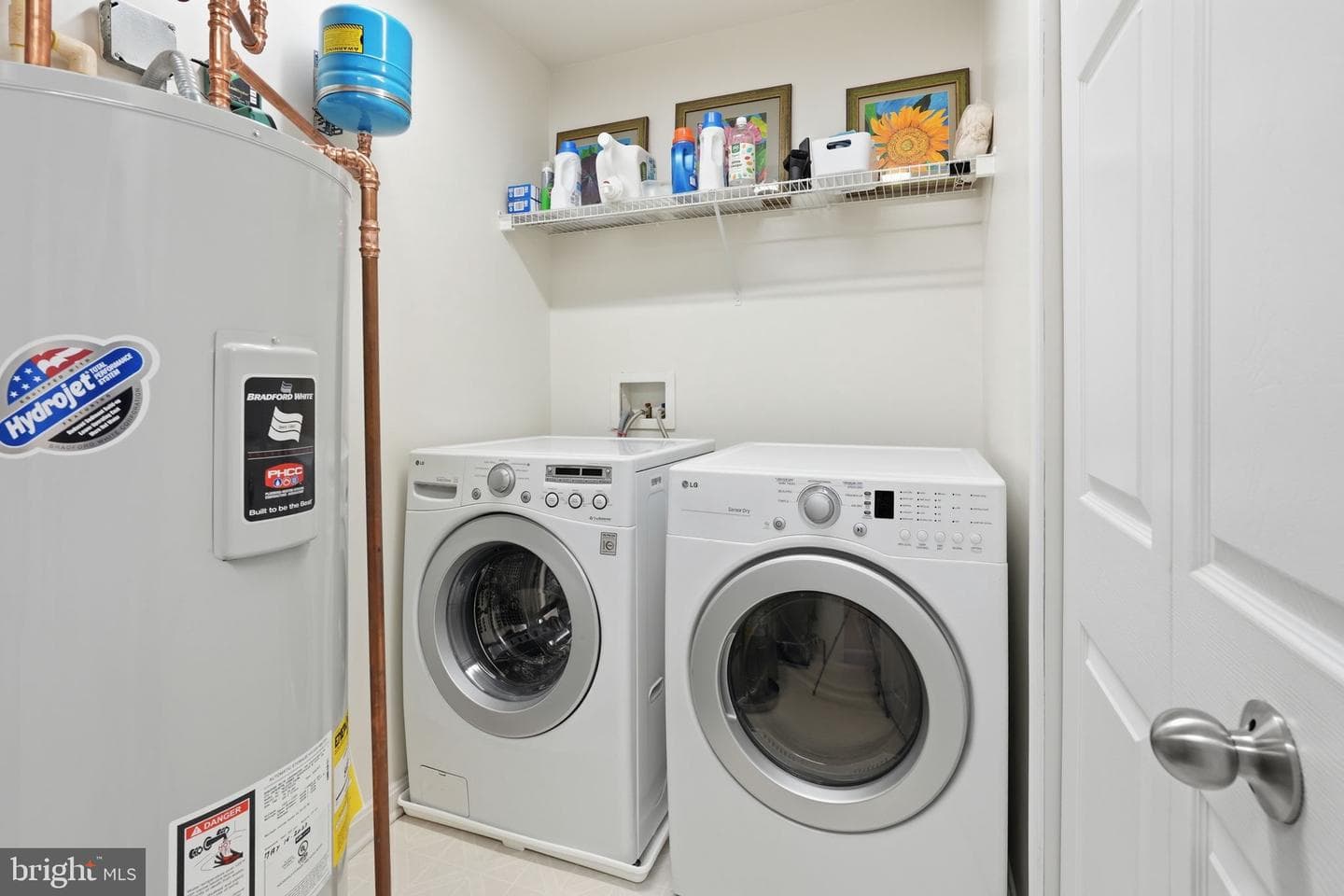 214 Fallsgrove Boulevard #12 photo 26