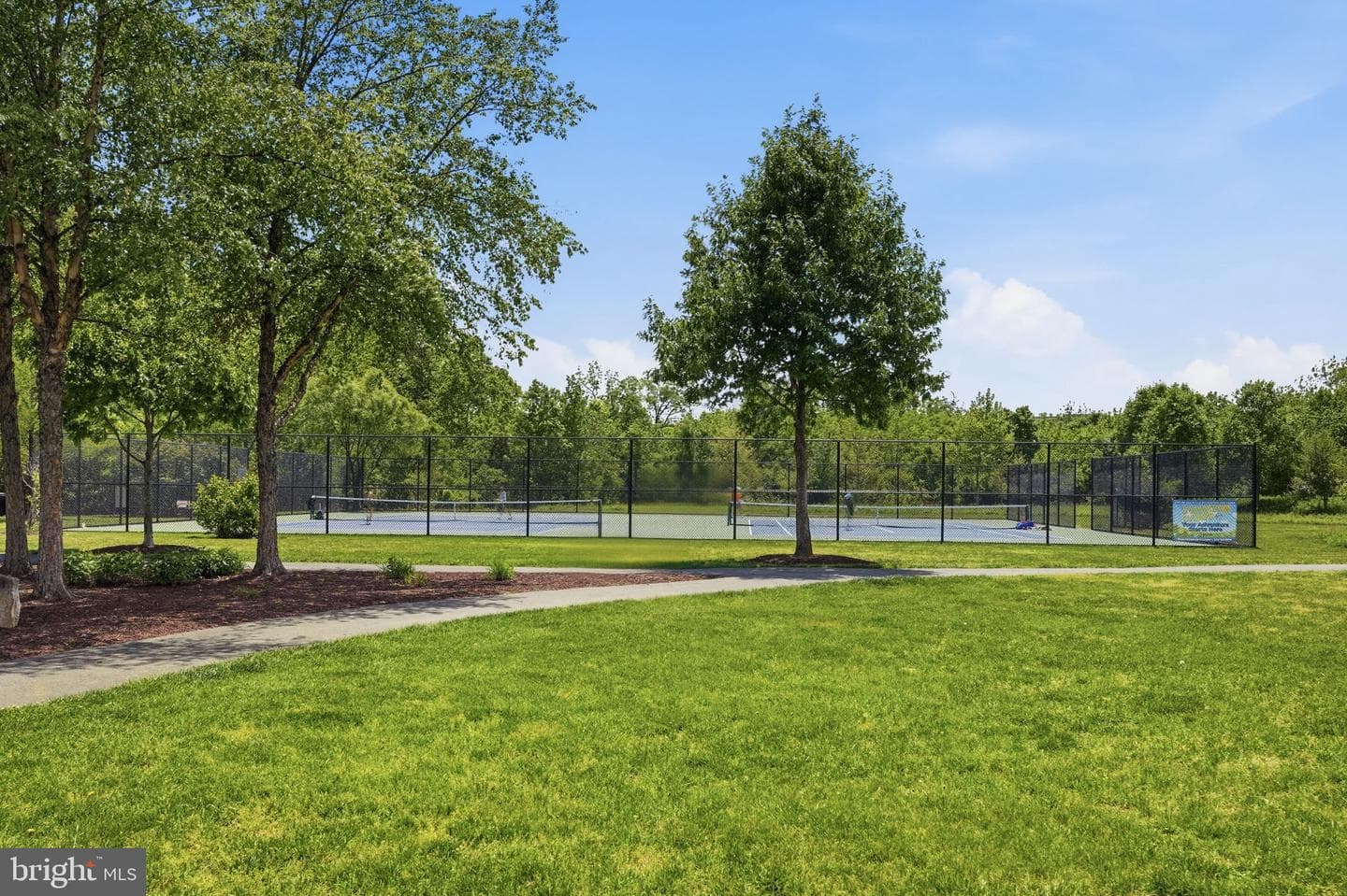 214 Fallsgrove Boulevard #12 photo 37