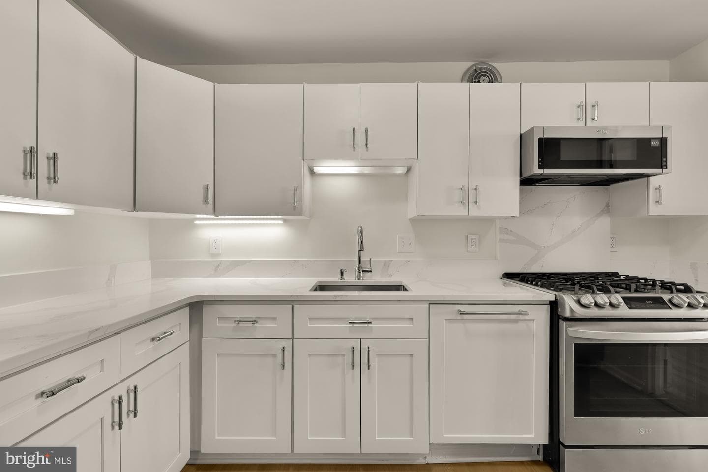4620 N Park Avenue #1211e photo 9