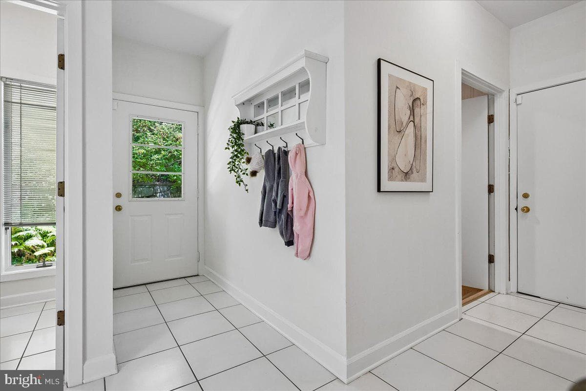 9100 Aldershot Drive photo 33