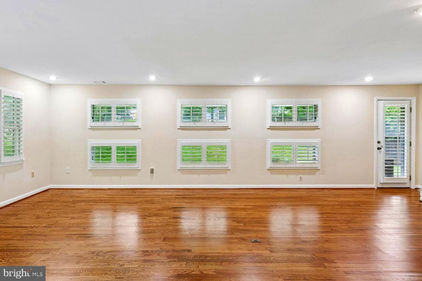 5915 Halsey Road photo 11