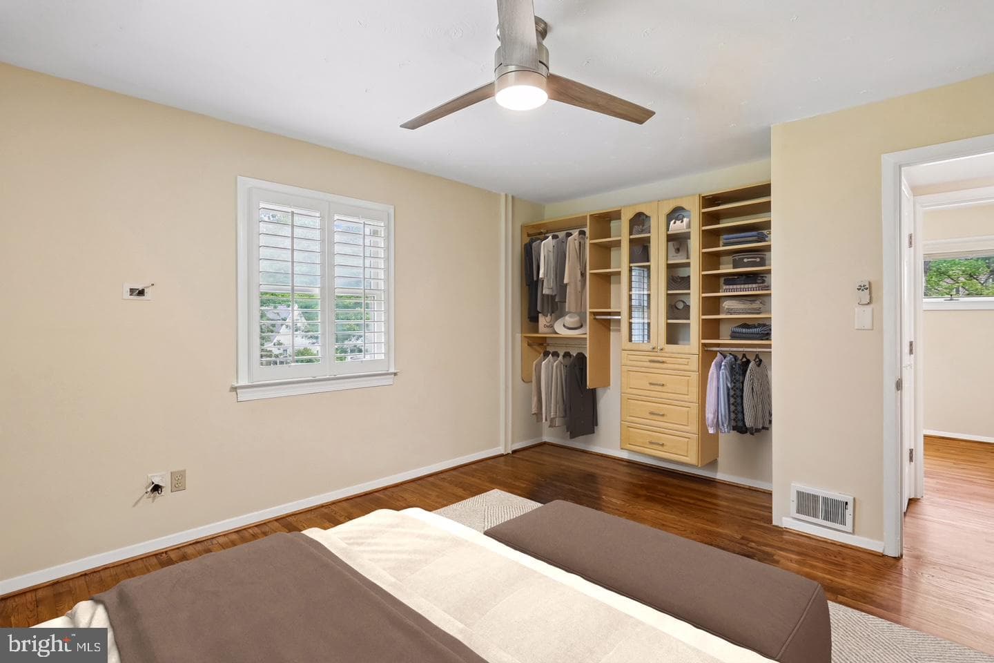 5915 Halsey Road photo 20
