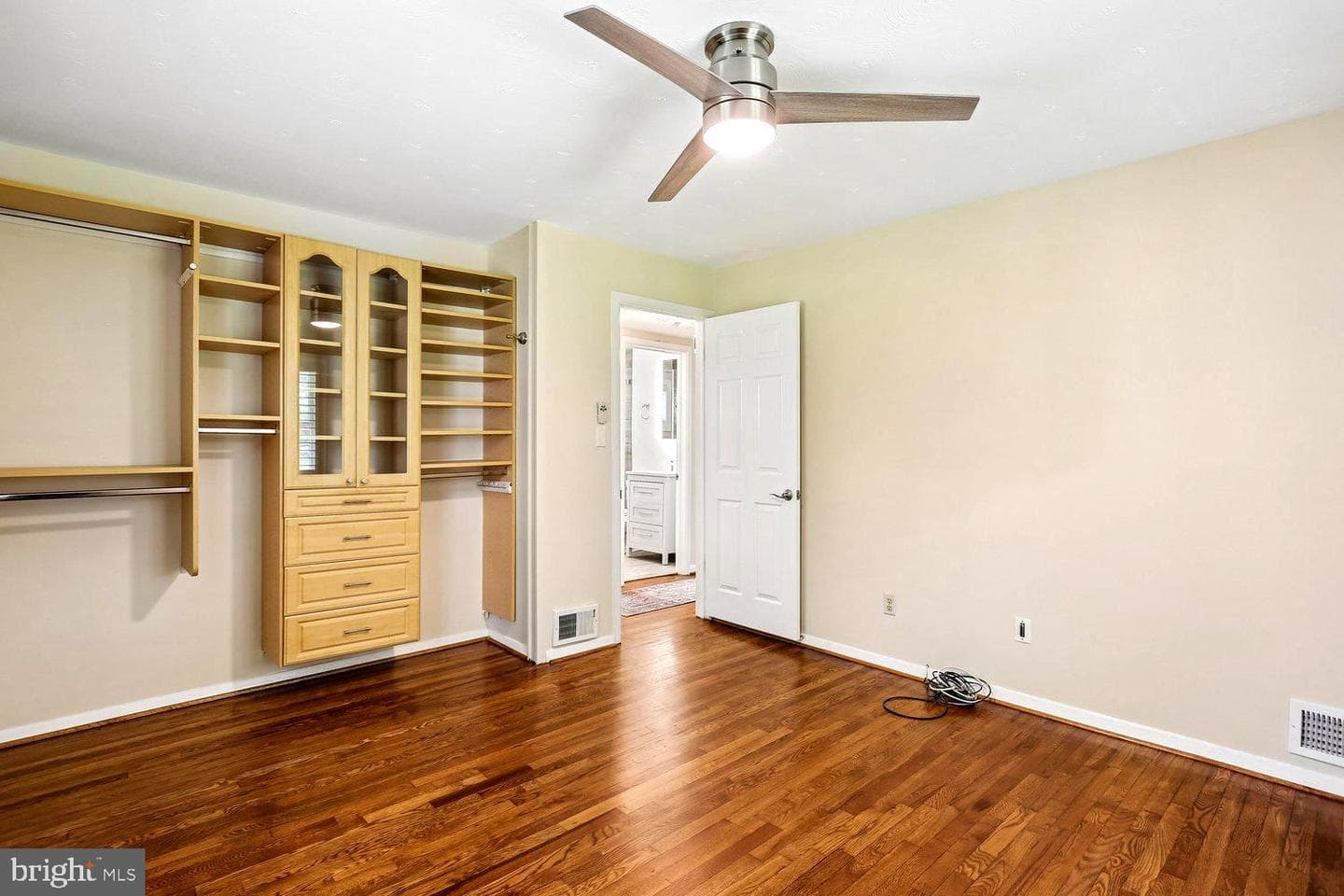 5915 Halsey Road photo 22
