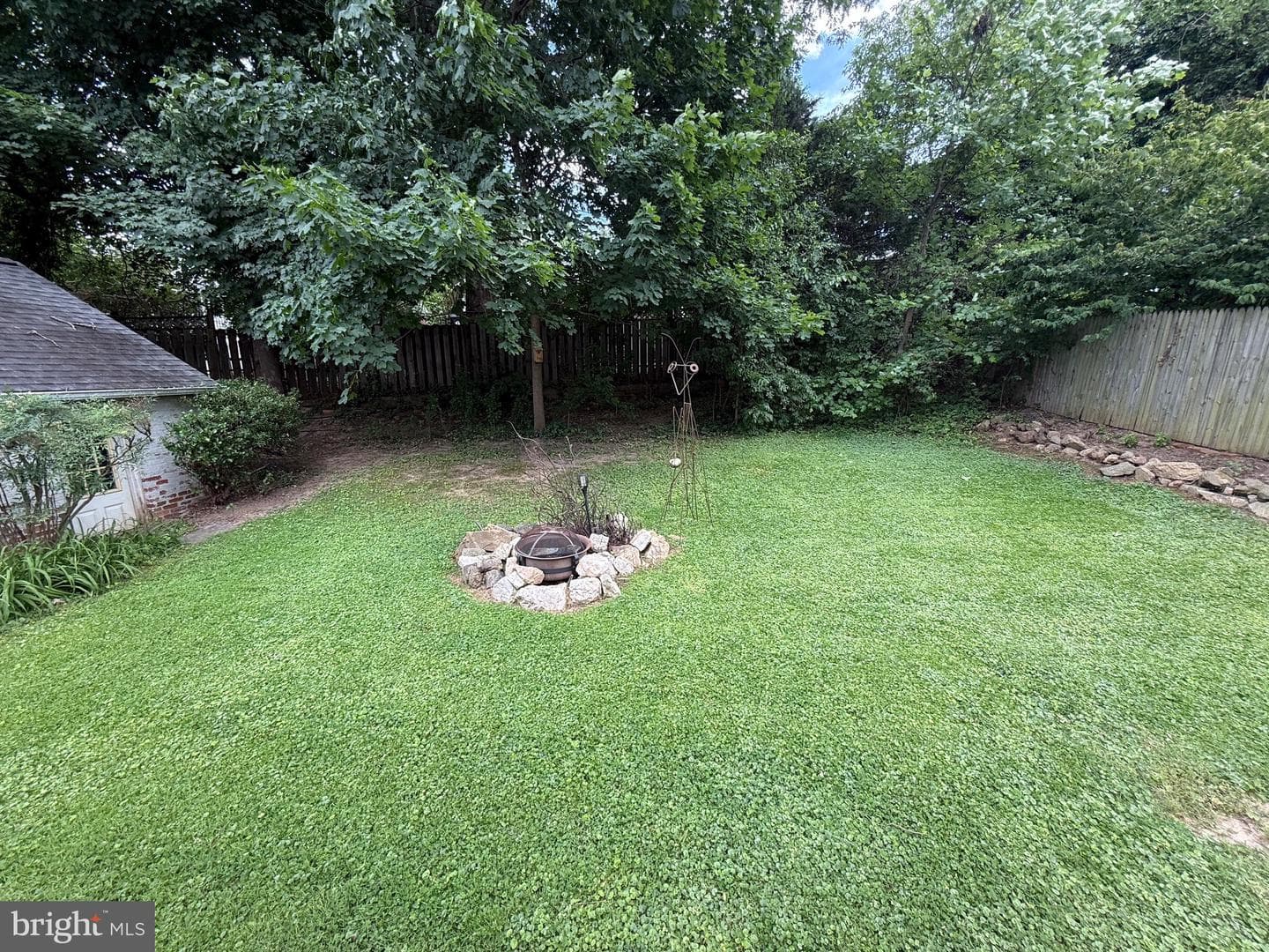 736 Dennis Avenue photo 28